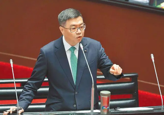 武统就是暴力？台湾行政部门负责人桌荣泰实在太嚣张了，他妄言武统就是暴力，并认为主