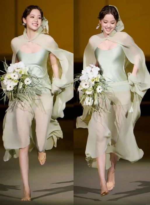 欧阳娜娜和钟丽缇这两组照片好像啊，身材好绝！跑起步来居然都这么有美感 ​​​
