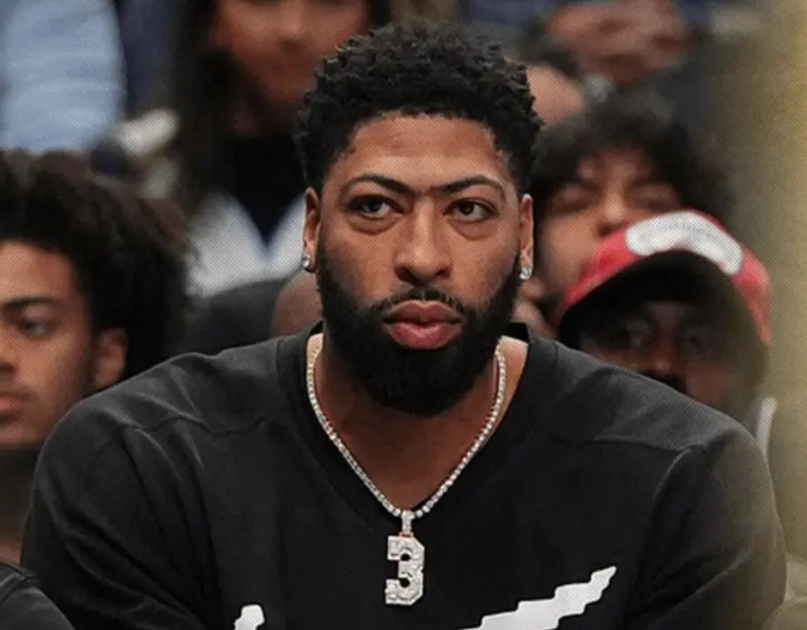 独行侠不想给东契奇一年7000w的合同，这意味着什么呢？
他们损失了核心，被迫重