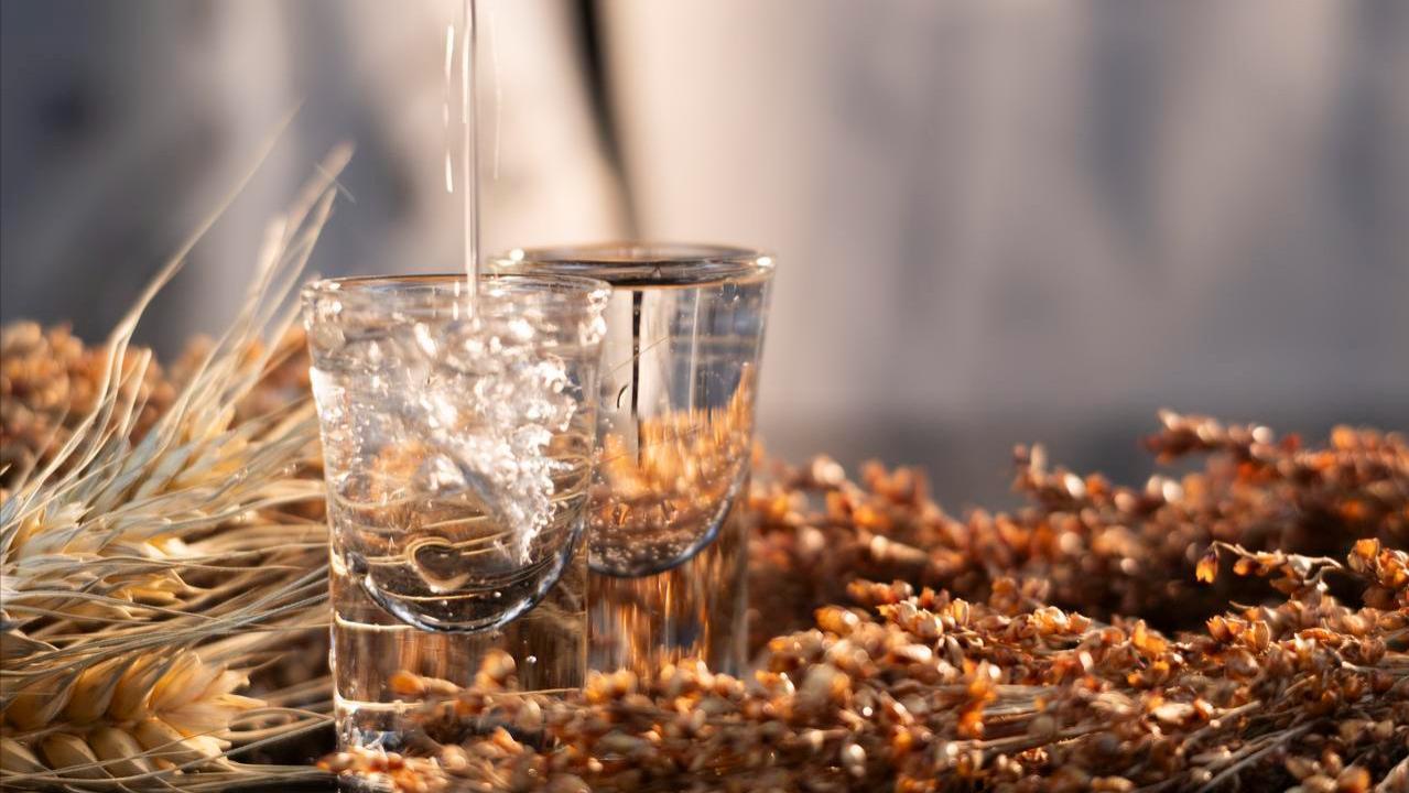 别再拿命拼酒了！聪明人都在喝“清香型”