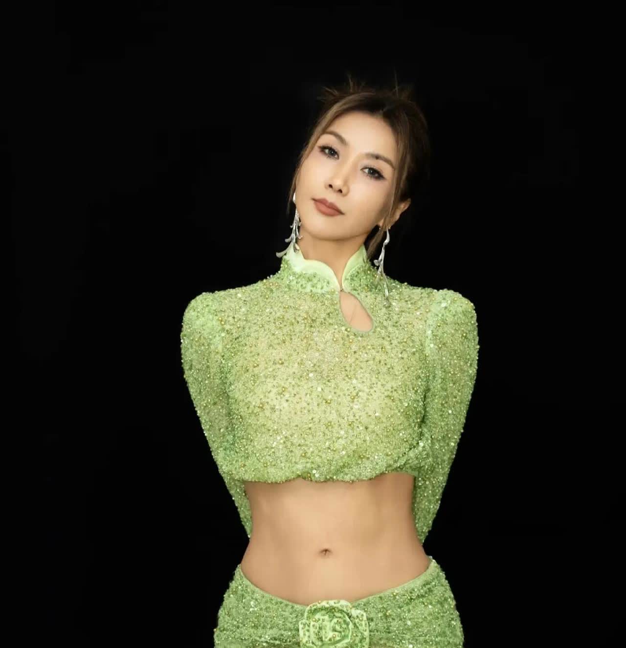 大家都散了吧
王蓉这次不会再来浪姐6了
不是因为她的档期排不开
也不是因为