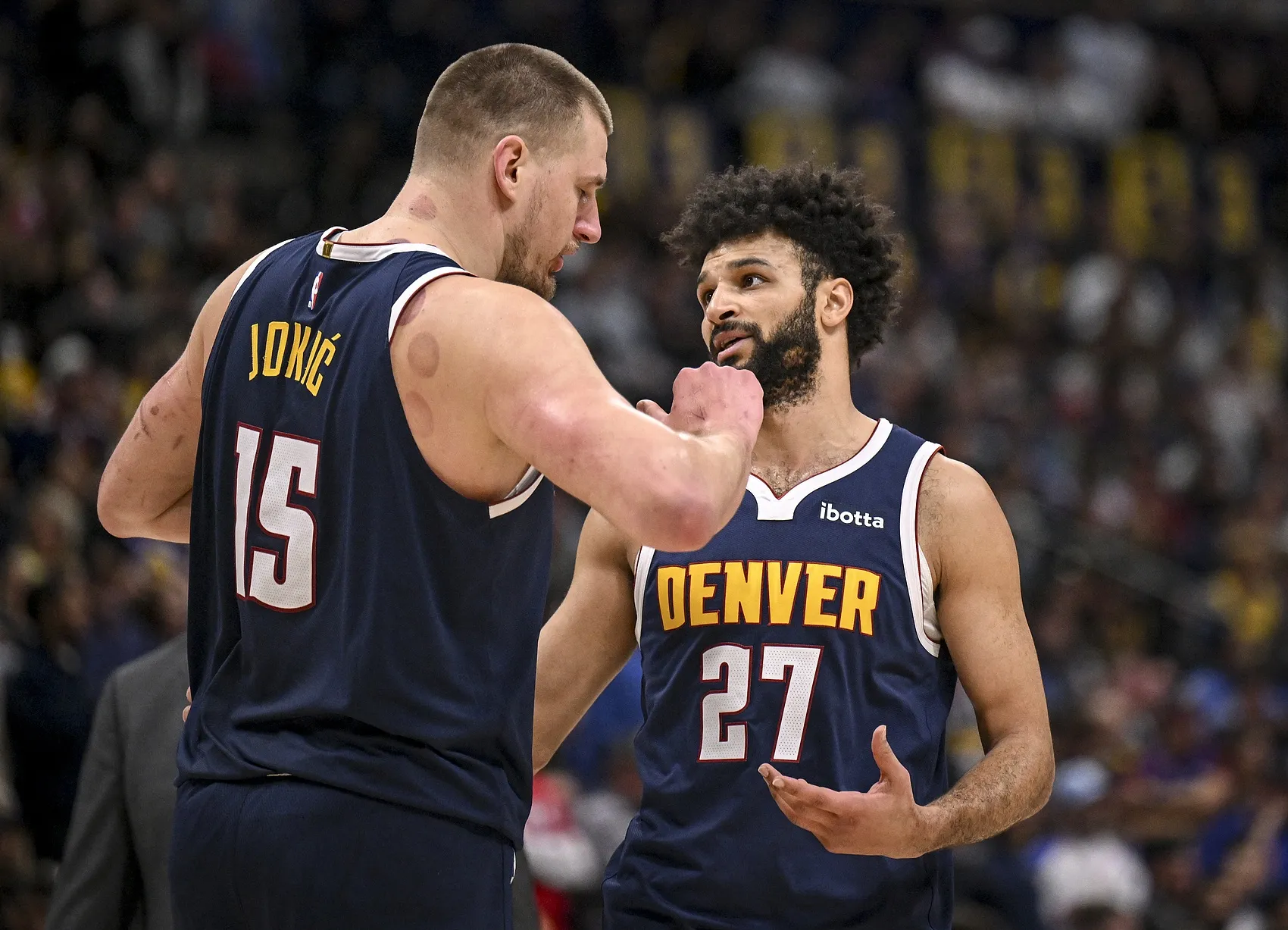 🏀掘金108-120湖人，苏群赛后点评，说的都是实话！
1.湖人今天前一节半各