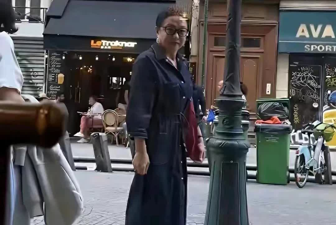 做完手术也不是一劳永逸的
近六十的金星，随着年龄的增长
所呈现的面相仍然偏男