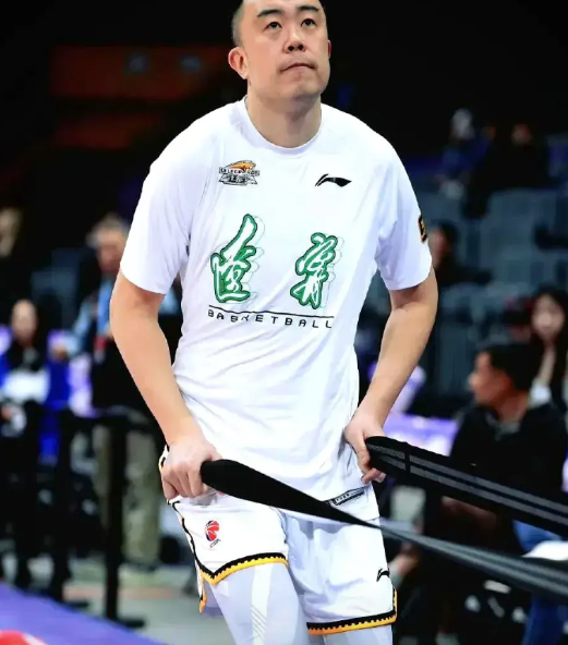 辽篮这状态，季后赛谁碰谁死？！

 北控赢了山西挺嘚瑟，结果一碰辽宁，立马蔫儿了