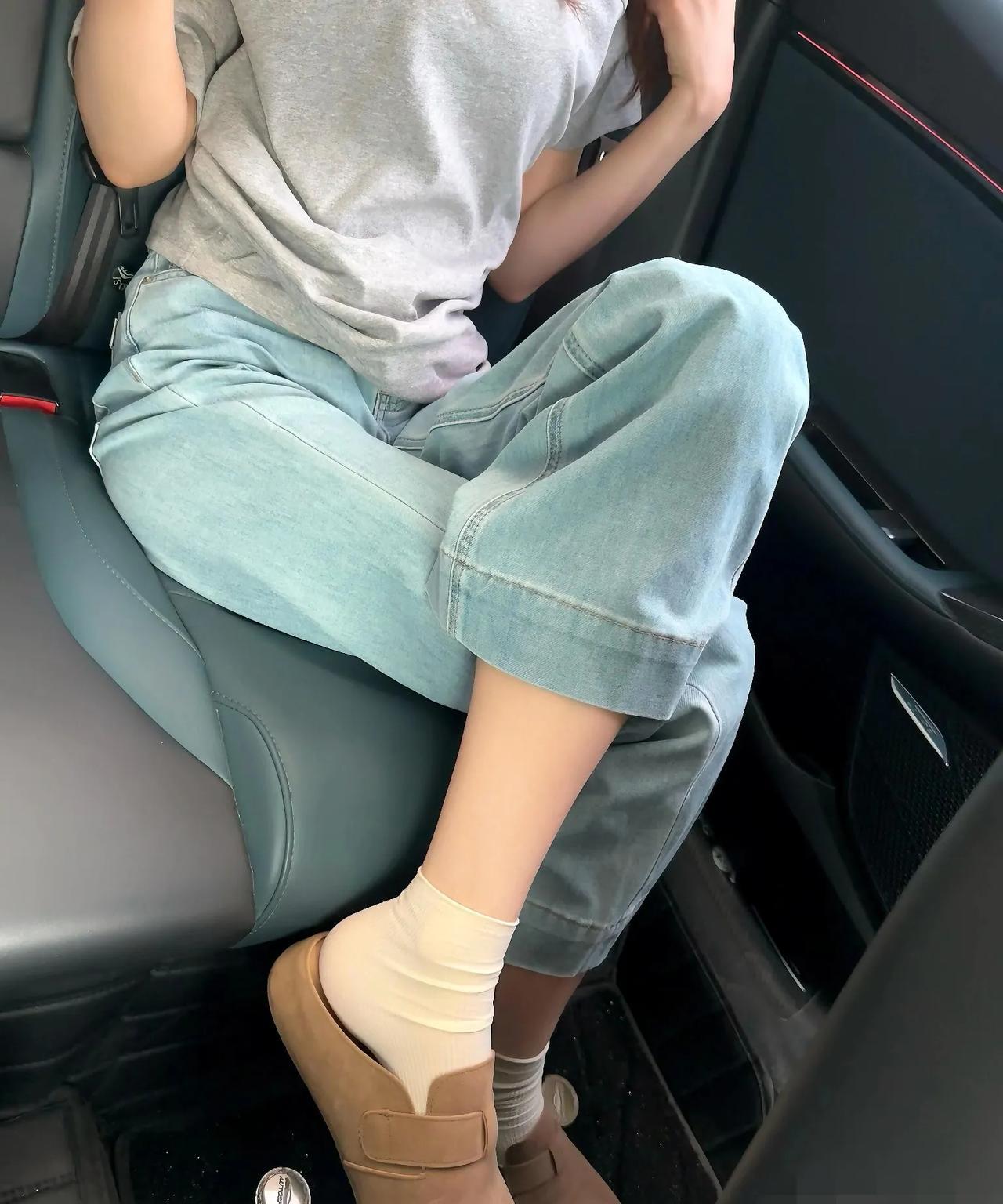 你们夏天还穿勃肯鞋吗
感觉有点悟脚了#勃肯鞋穿搭#