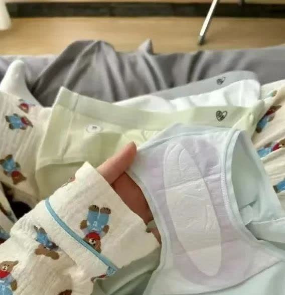 女生们，别再默默忍受那些不合理设计了！就拿内裤来说，我穿了二十多年所谓“正常设计