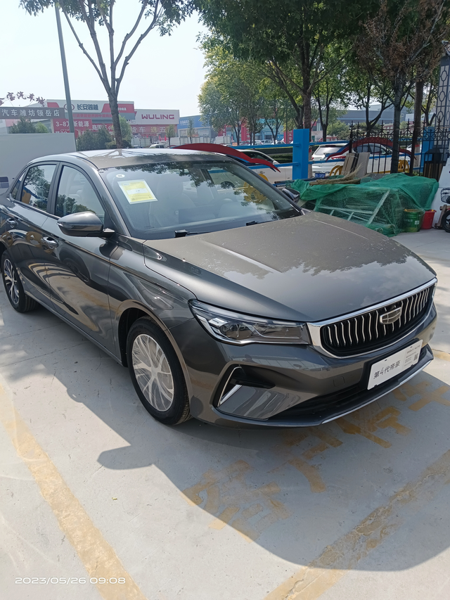 23款帝豪车灯感应问题
大家的车有没有在钥匙解锁的时候，大灯自动亮起，这个怎么关