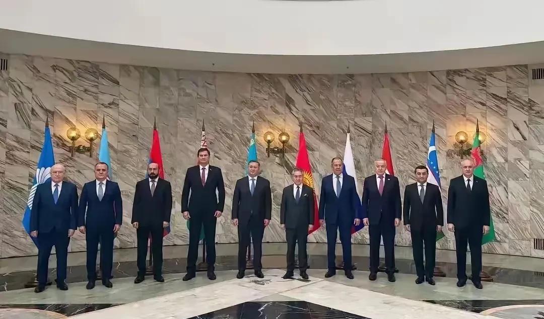 欧洲不再相信美国？
美国什么时候赢得欧洲的信任？
没有。美国其实一直在利用和收割