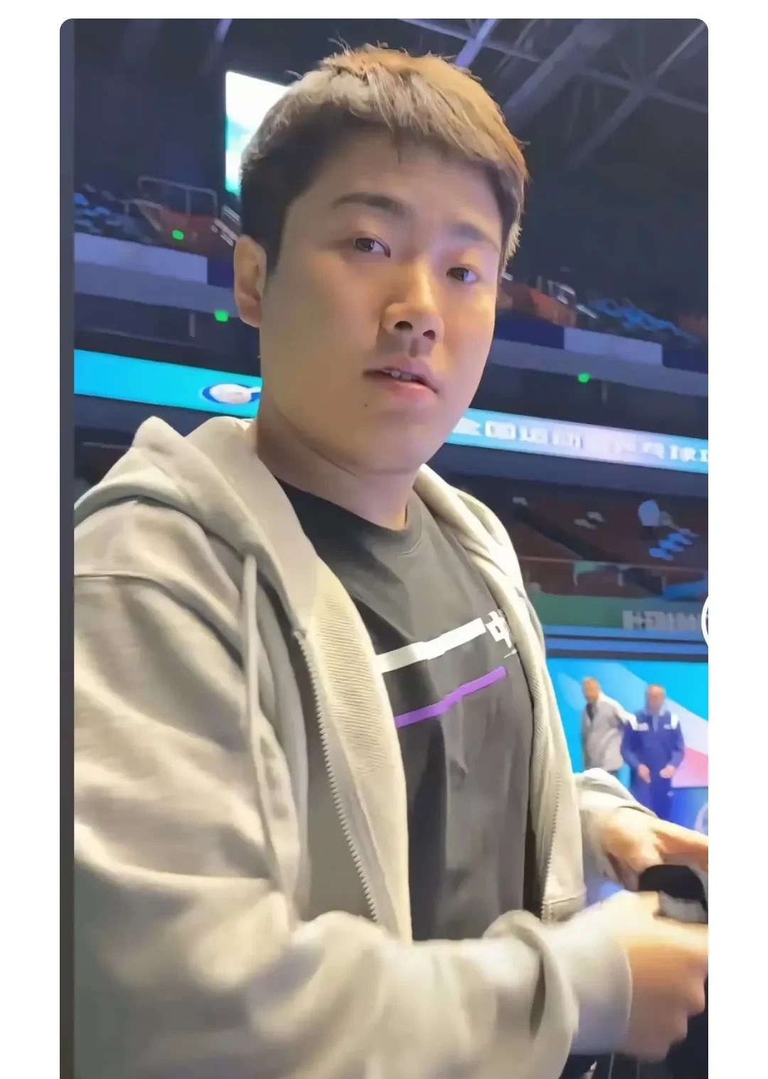 梁靖崑伤上加伤退出比赛











天呐！你们敢信？梁靖崑居然伤上加伤