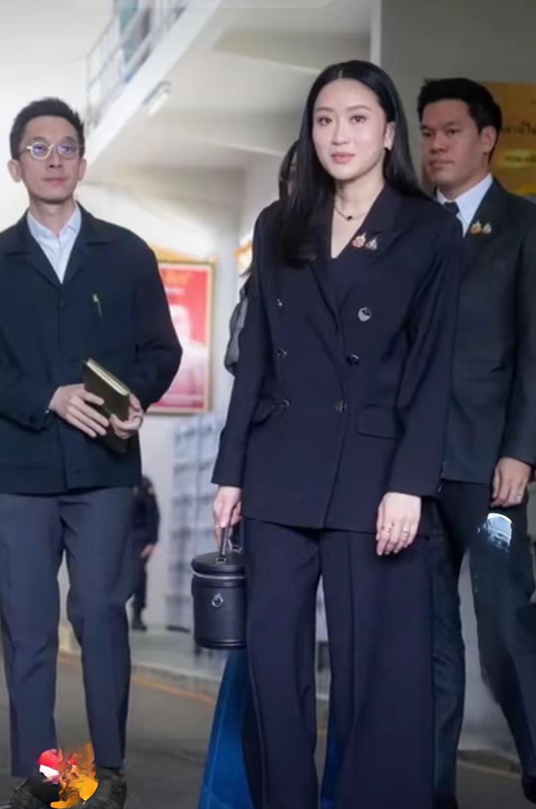 佩通坦真是过分了，他信在监狱里面一天只能花500 泰铢（折合人民币约 110 元