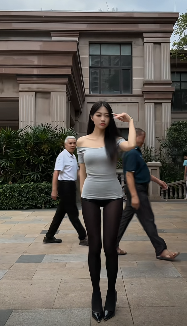 大爷此刻在想什么  ？？？