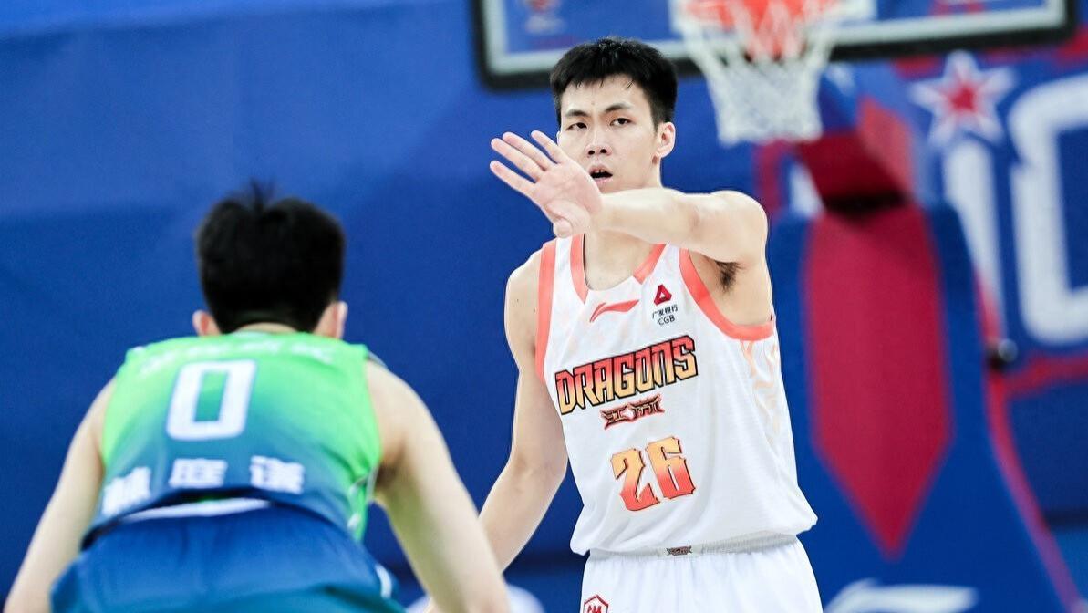 CBA第三轮大乱斗：新秀单场34分成焦点，夺冠热门爆冷输20分