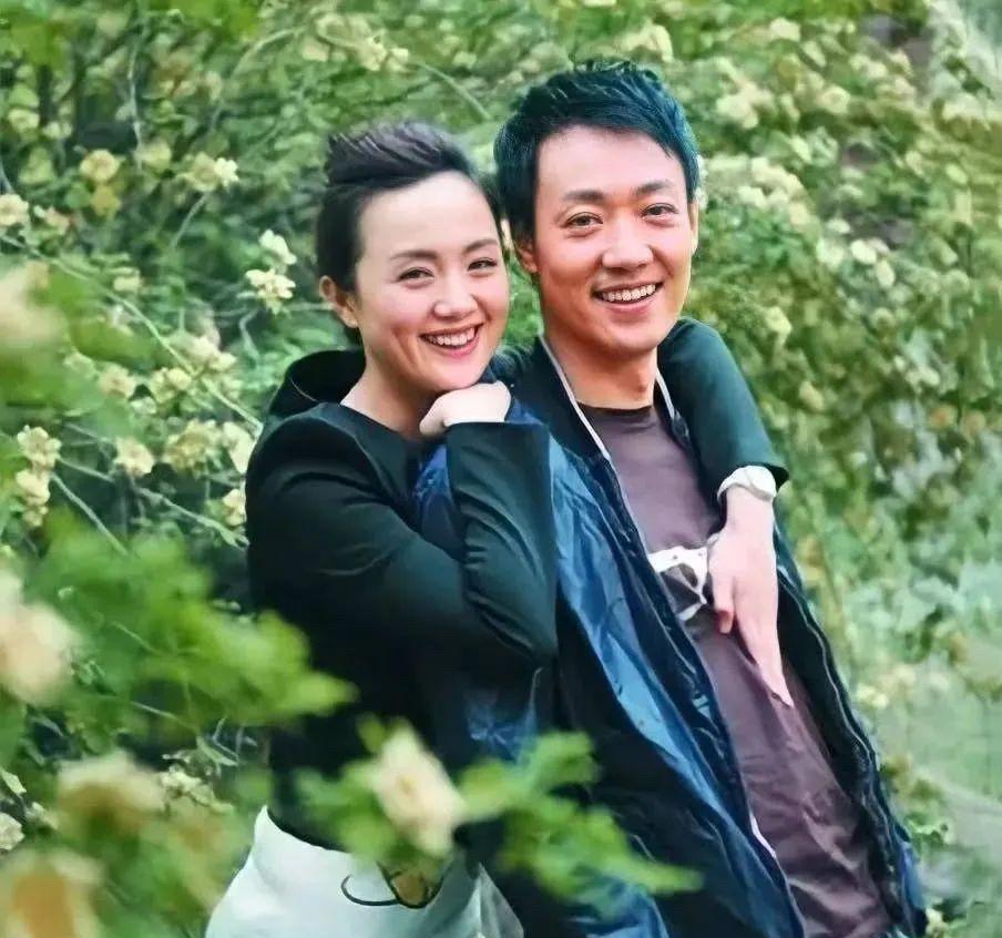 从校服到婚纱，相守32年零绯闻：有一种爱情叫辛柏青朱媛媛#朱媛媛吻戏# #朱媛媛
