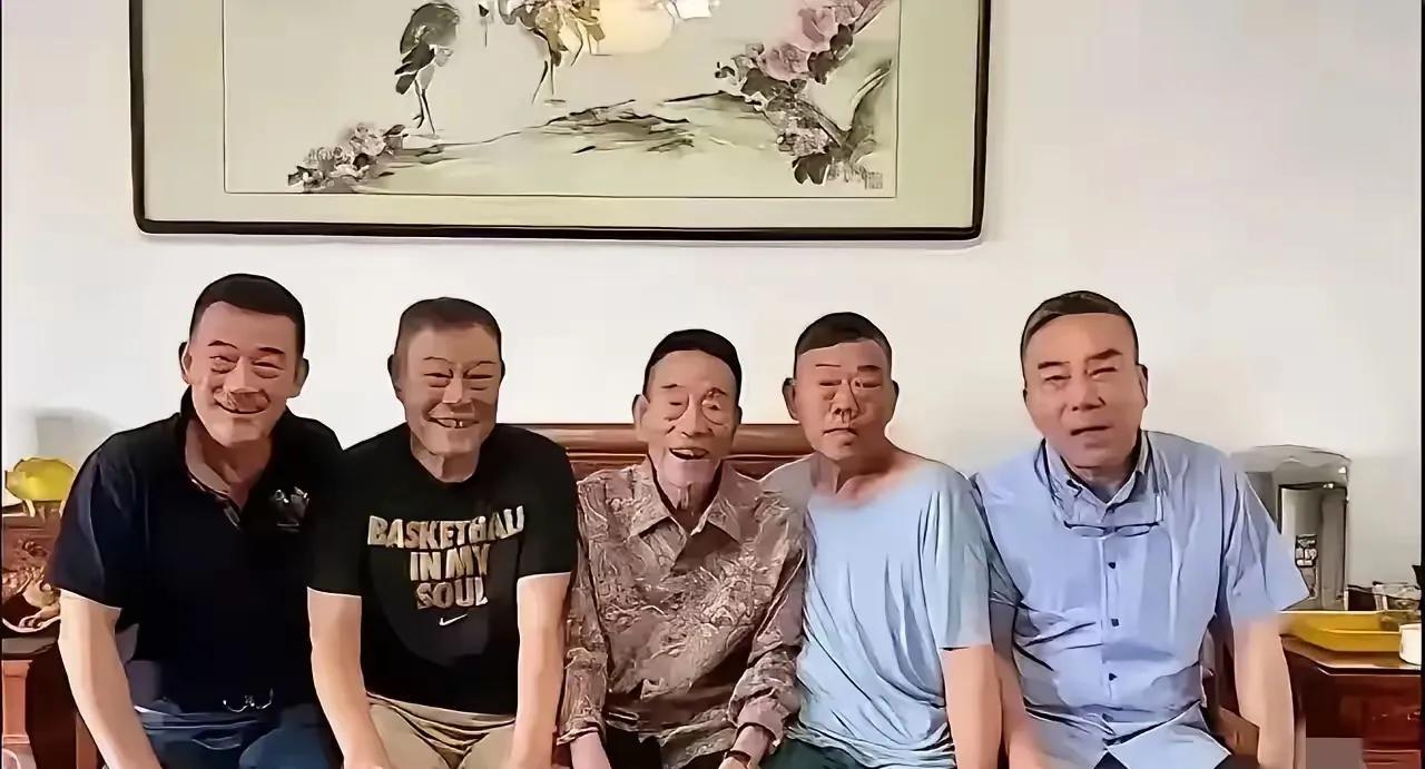 杨少华的离世带来什么反思？
①94岁离开，三万天已过
②抱团过思想，自身践行始终
