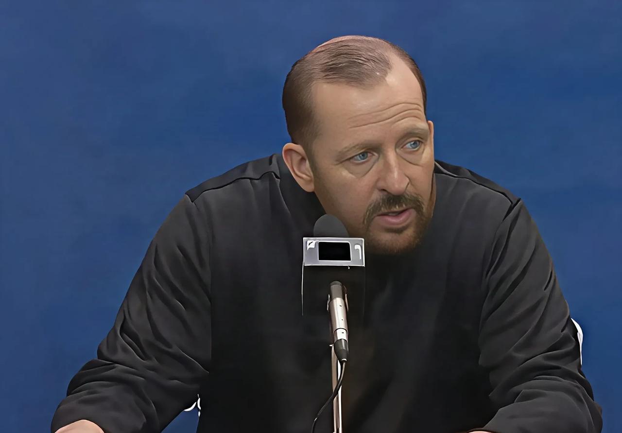 我早就说过了，尼克斯被淘汰后，第一件事就是解雇锡伯杜！
昨天还在说锡伯杜的帅位暂