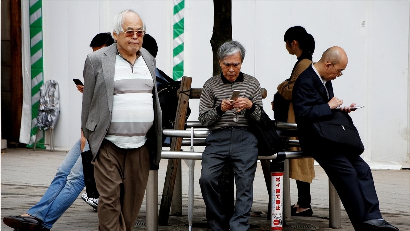 日本专家竟建议老人集体自杀











啥情况？日本专家竟然公开喊话，