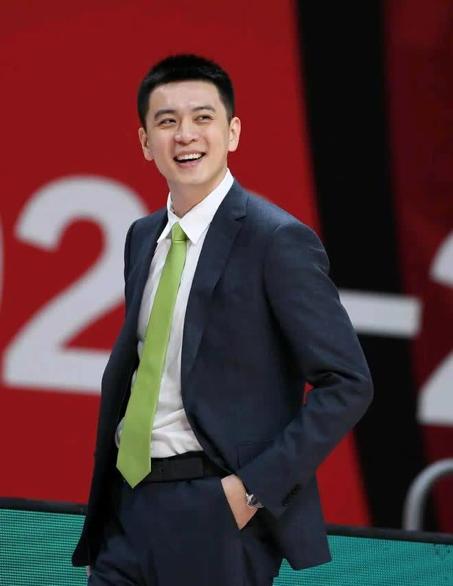 喜欢的理由
1、喜欢杨鸣的球迷。
不是因为能力，更不是因为人品，而是因为颜值