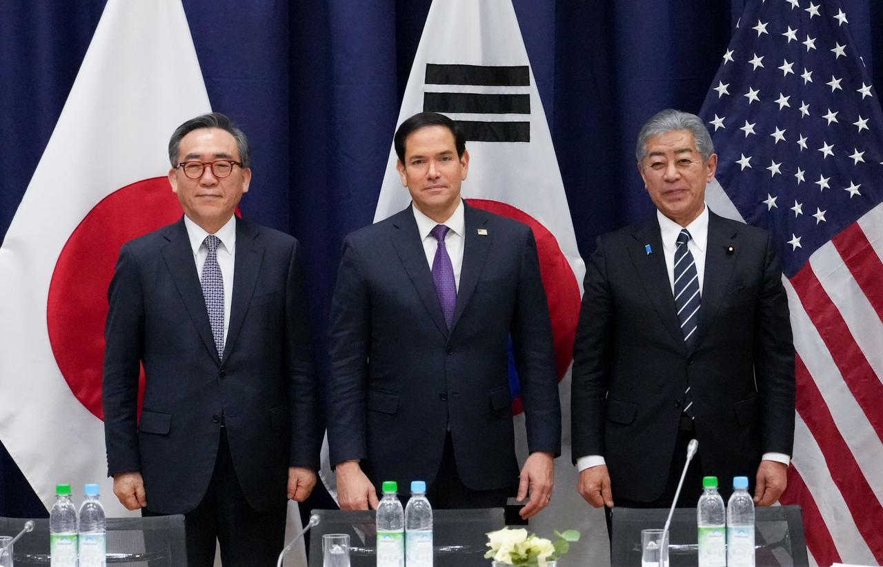 坚决反对美日韩外长会议侵犯中国主权！干涉中国内政！台湾省、南海诸岛是中国神圣领土