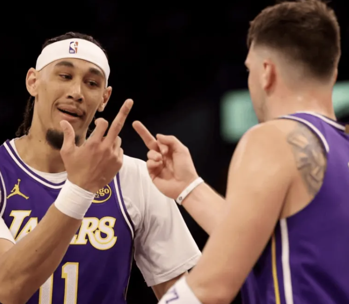 湖人将在主场对阵魔术，赛前湖人主帅JJ-雷迪克接受了记者采访。
谈到贾克森-海斯