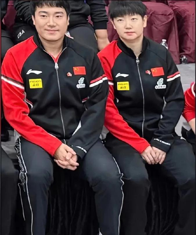河北队这俩活宝，像从一个模子刻出来！
#国乒兄妹# #河北队喜剧人# #梁靖崑孙