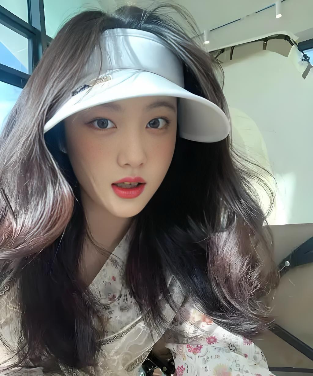 #女孩应该远嫁还是近嫁呢#
要么近嫁，离父母不过百十公里！
来来去去，自由方便。