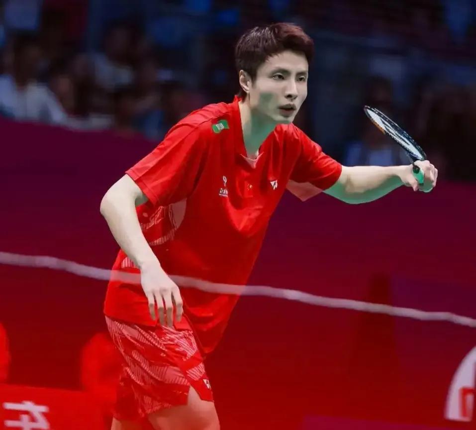 更新羽毛球男单世界排行榜；
林俊易（15）——积56260分；
李卓耀（14）—