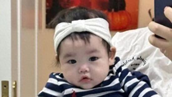 54岁韩星朴秀洪晒4个月女儿，在伊软萌可爱，颜值很高