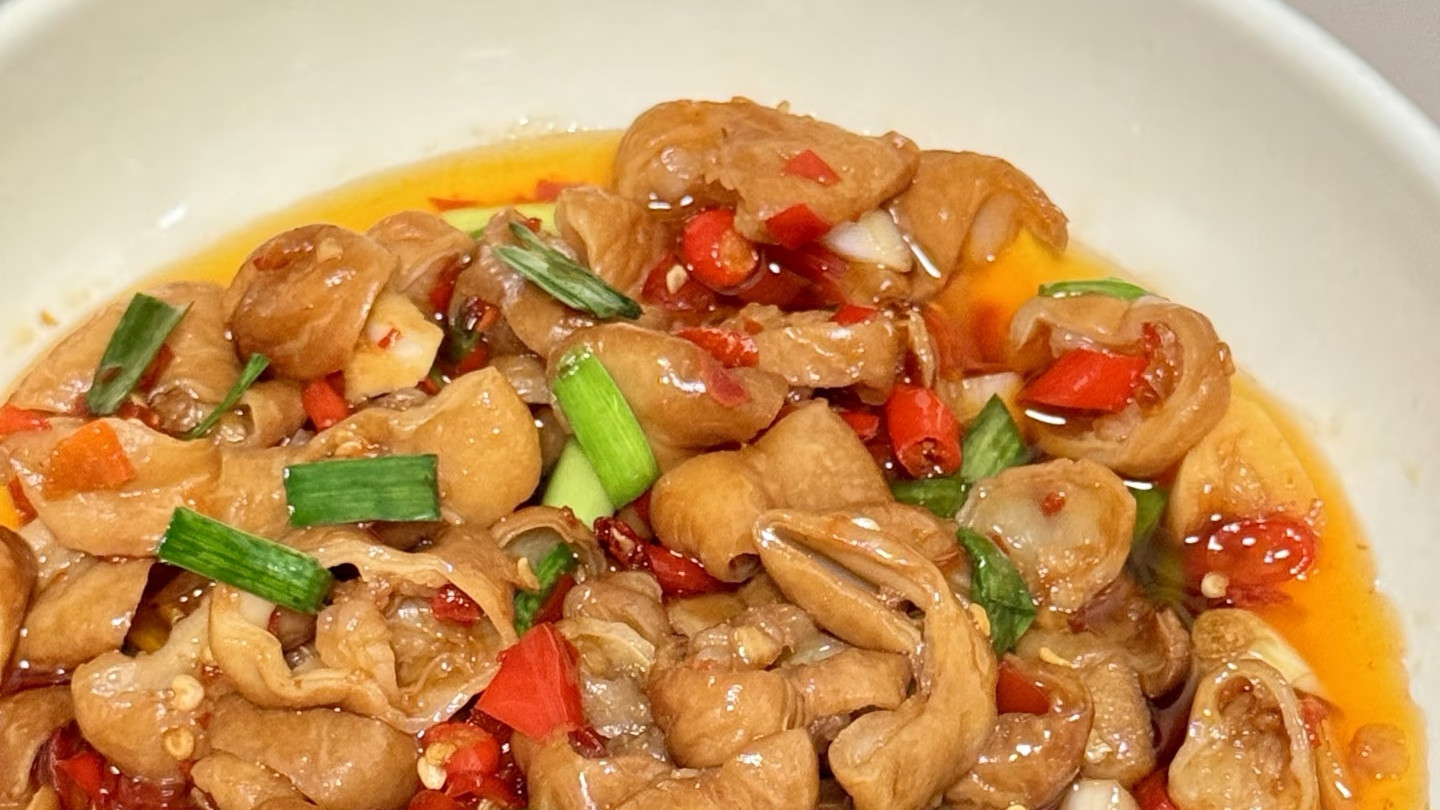 肥肠逆袭记：从“嫌弃”到“真香”的爆款家常做法！