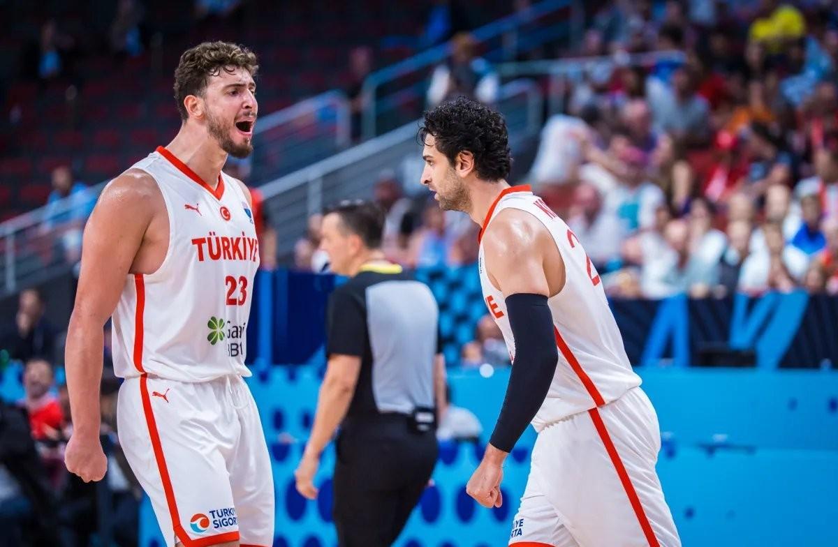 半决赛对阵希腊
有机会吗
土耳其91:77力克波兰
时隔24年重返四强
NBA球
