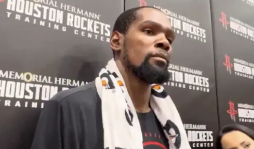 我终于知道
NBA为啥会安排火箭揭幕战打雷霆了，
别的先不提，先说杜兰特，今年的