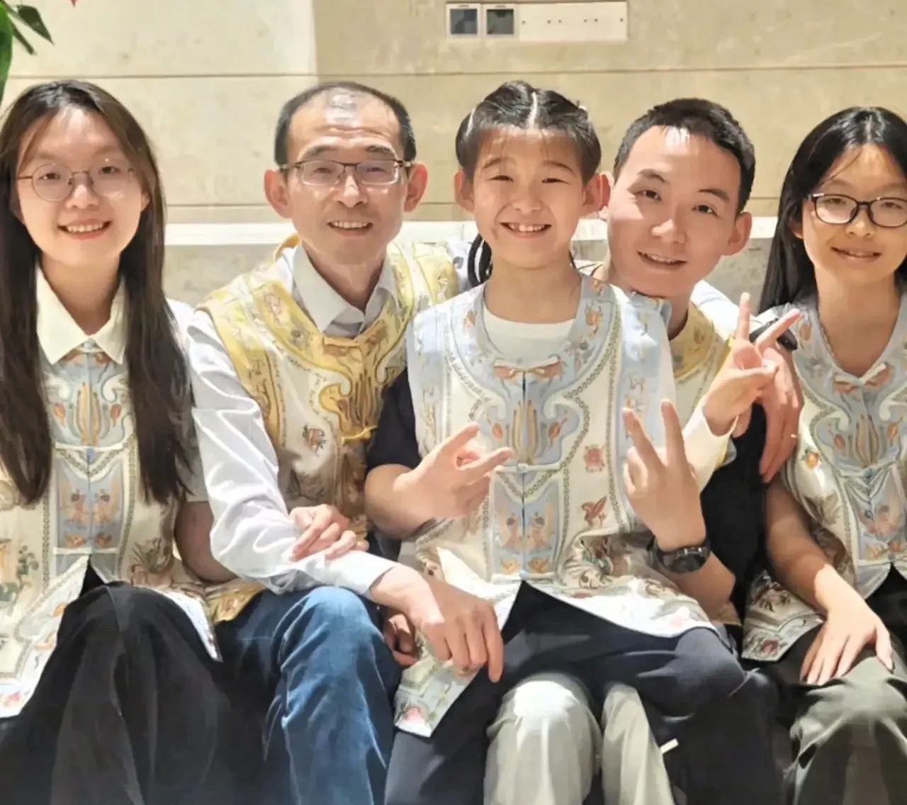谢浩男身份证改好了











我的天哪！你们能相信吗？谢浩男的身份证