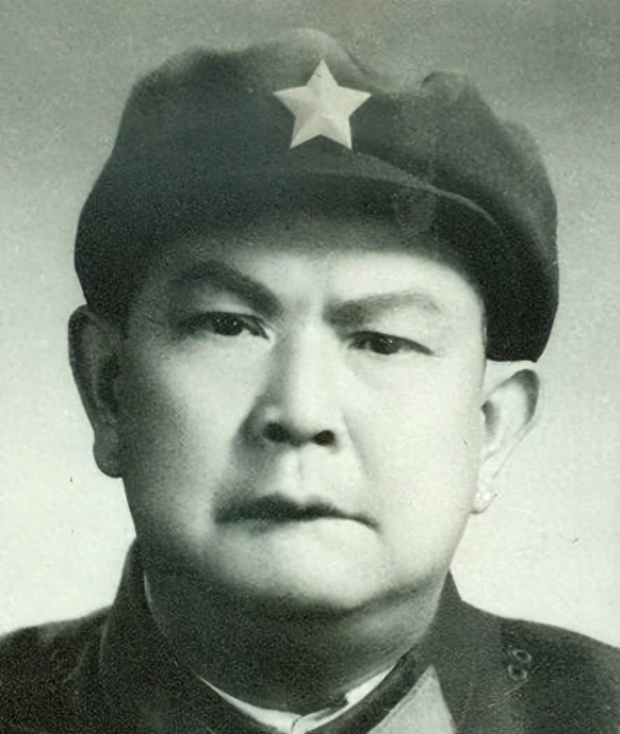 1941年，新四军一名参谋带着两名伤员打游击战，3个人只有一条枪，令人没想到的是