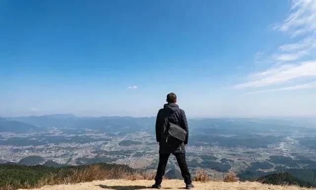 男人结了婚就不再是为自己活了
男同胞们都来说说
每个月花在自己身上的钱能有多少