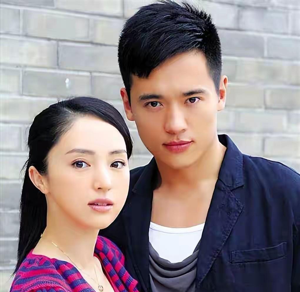 高云翔爱董璇  ，也爱他的女儿小酒窝，  但他是男人 ，  男人心里爱的  ，和