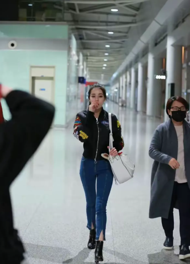 娜扎，172cm，穿出了牛仔裤👖的精髓！