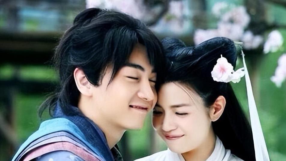 陈晓与陈妍希离婚后首次回应，展现真实态度！