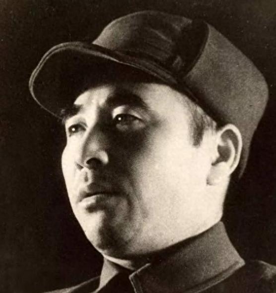 1949年他还是师长，6年后参加授衔，他却和老领导同时被授予中将
“老田，你也来