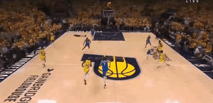 还有人看NBA总决赛吗？
今天雷霆客场又扳回一局，总比分2-2。
个人感觉总决赛