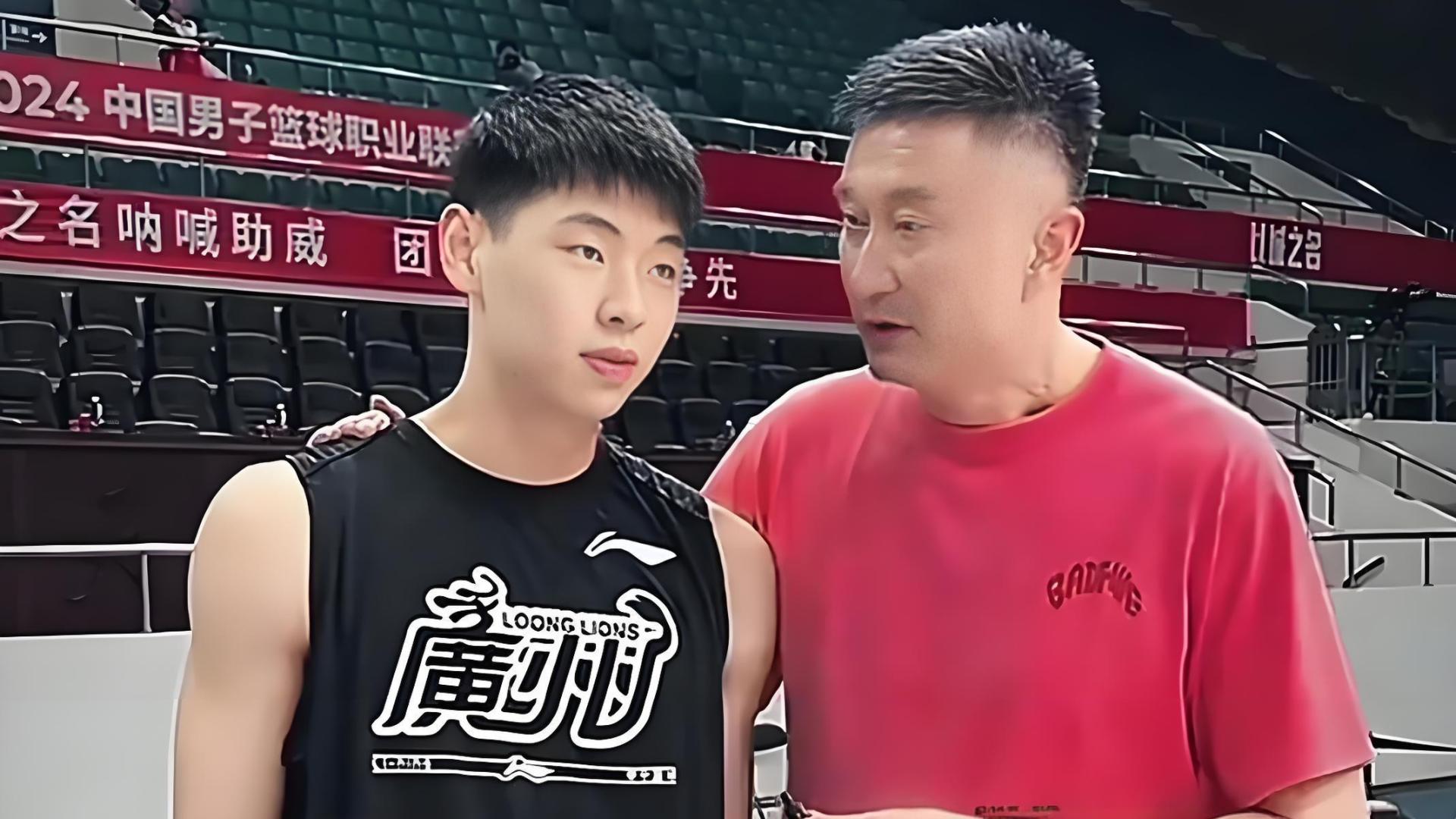 崔永熙地位真高！宏远送中秋祝福在胡杰后第3位出镜 杜锋他器重他