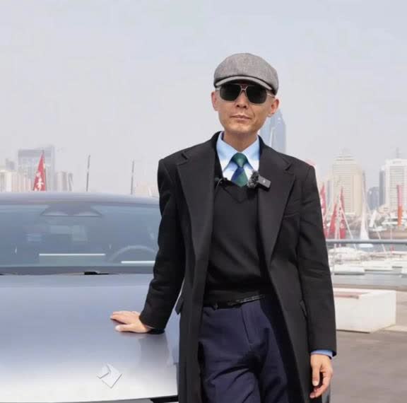 什么？这次那个直播不开打赏的大冰要塌房了？
这事儿真有意思。大冰老师前脚还在直