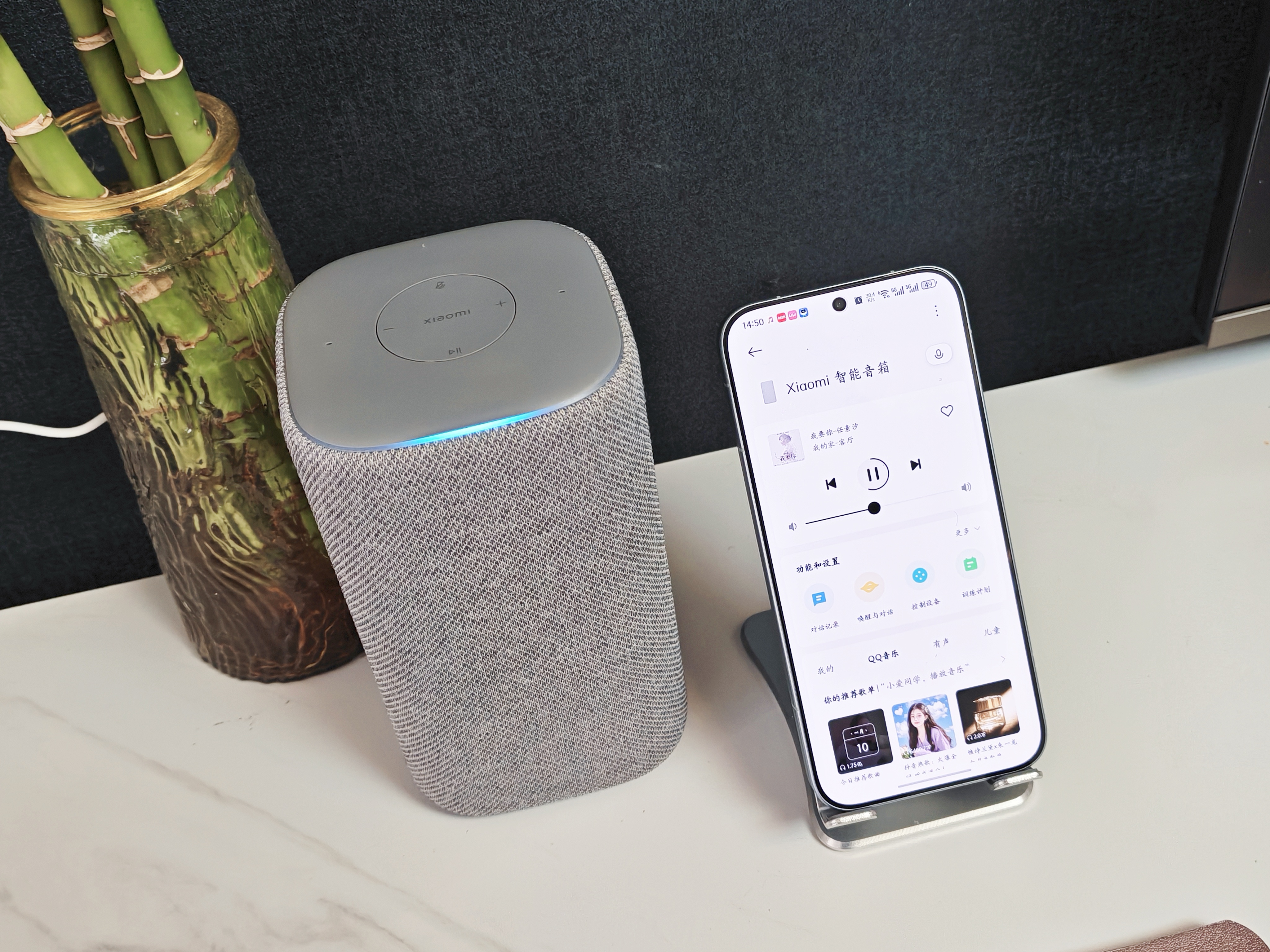 家里的智能设备越来越多，控制还得掏手机？真的麻烦！
现在我家都靠这台Xiaomi