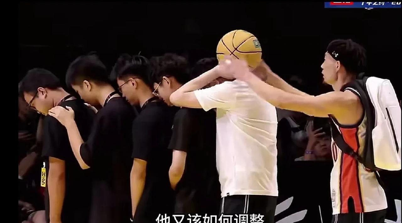 征服库里，陈登星靠的就是实力。
库里显然情商很高，来到中国土地做客，显然知道如何