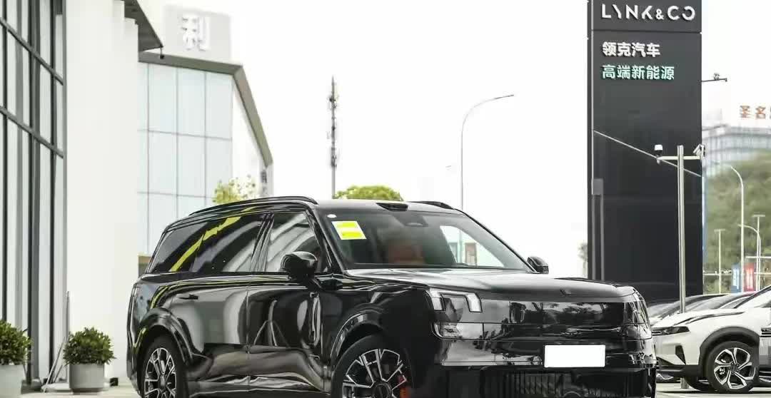 这就是赤裸裸的现实！！！
电车20万：使用10年，电费1万，卖2万；
油车2