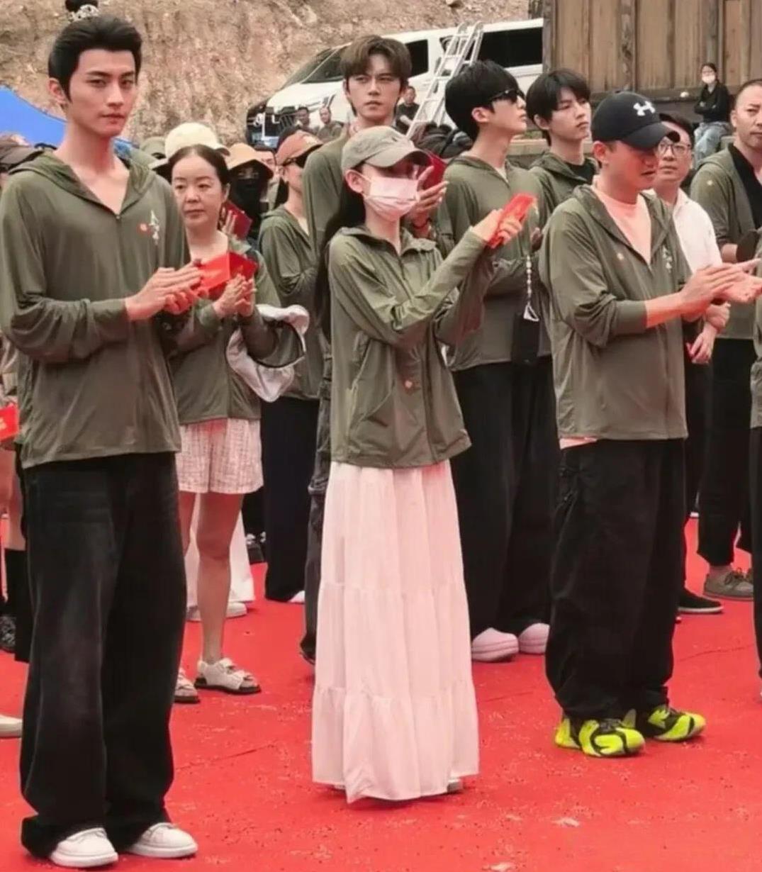 宋祖儿、陈鑫海古装剧《表妹万福》今天开机！
该剧根据蓬莱客原著改编，剧情主要讲述