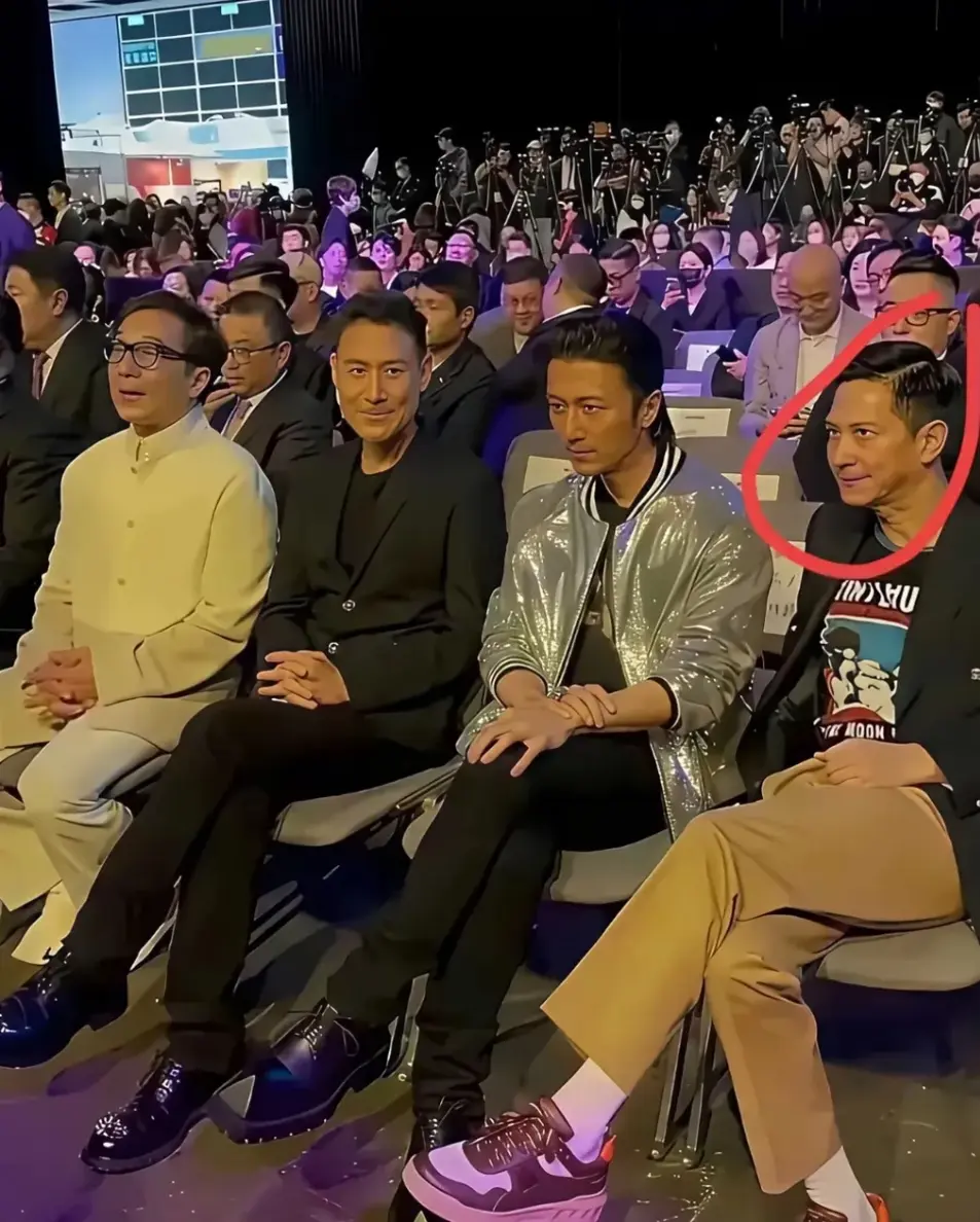 认得出成龙张学友谢霆锋，这位男士是谁？