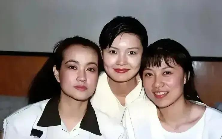 三个都是明星，但是刘晓庆不是最漂亮的，按照现在的审美标准，刘晓庆根本当不上演员。