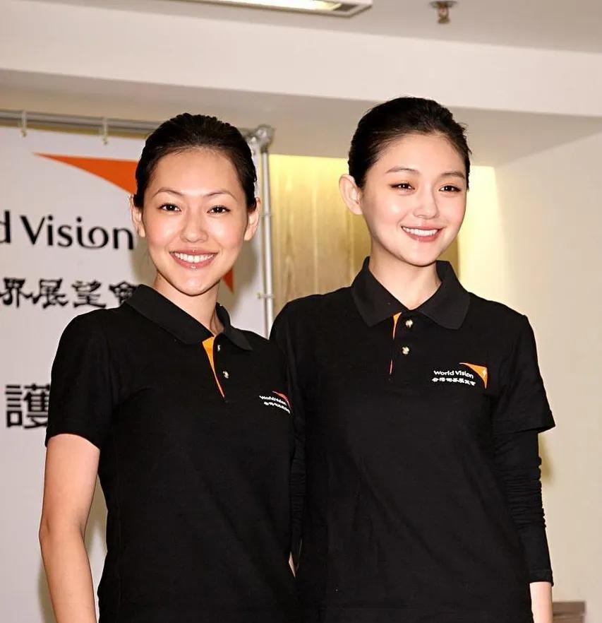 小S一家日本温泉行照片3月14日遭全网疯传，姐姐大S病逝刚满月，她却在箱根餐厅对