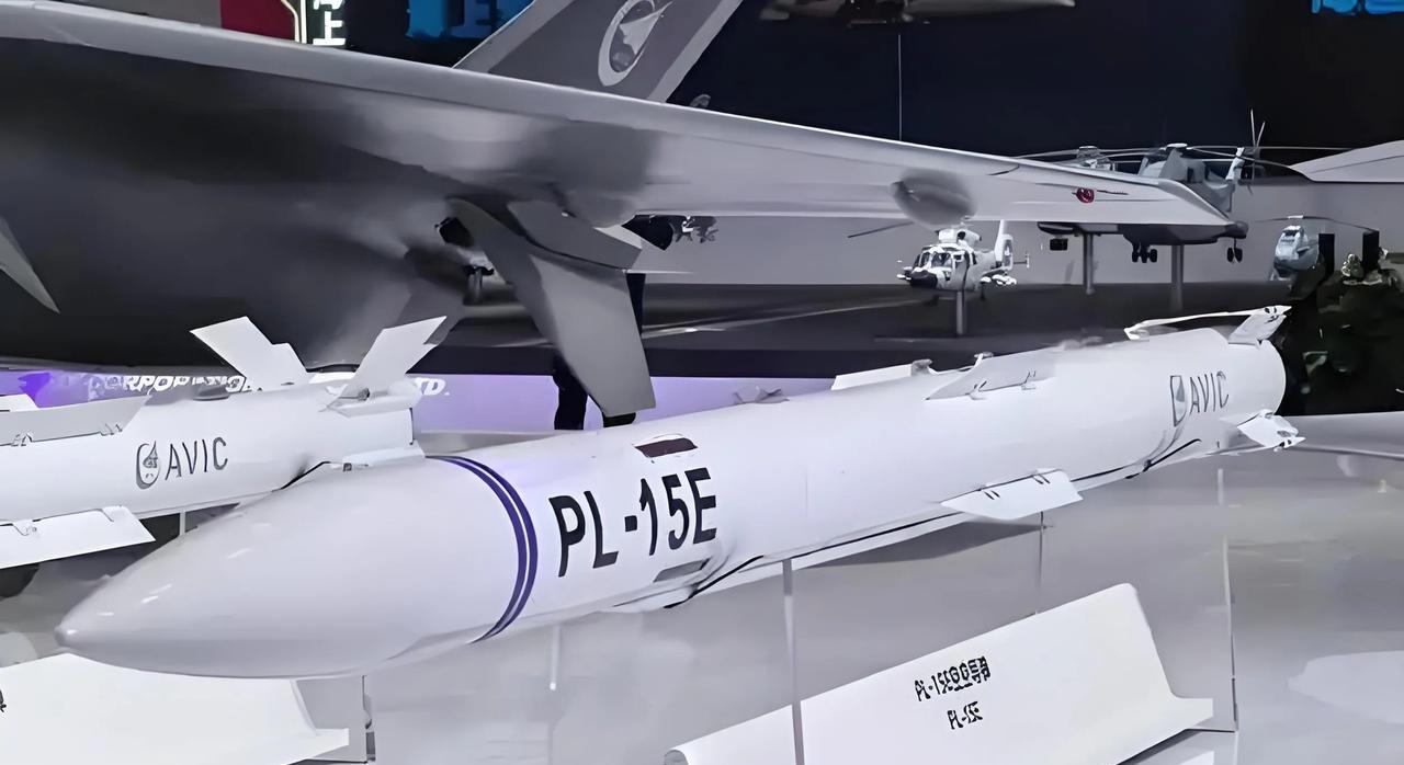 说实话在此轮印巴空战开打之前，我心里是有一个推测，那就是阵风战斗机对抗歼-10C