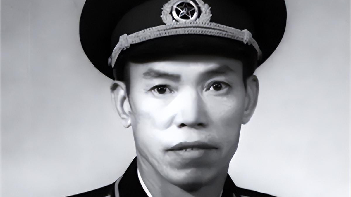 1947 年梁兴初买烟没钱，打电话刘亚楼借 1 万元，对方怒喷：买金条？