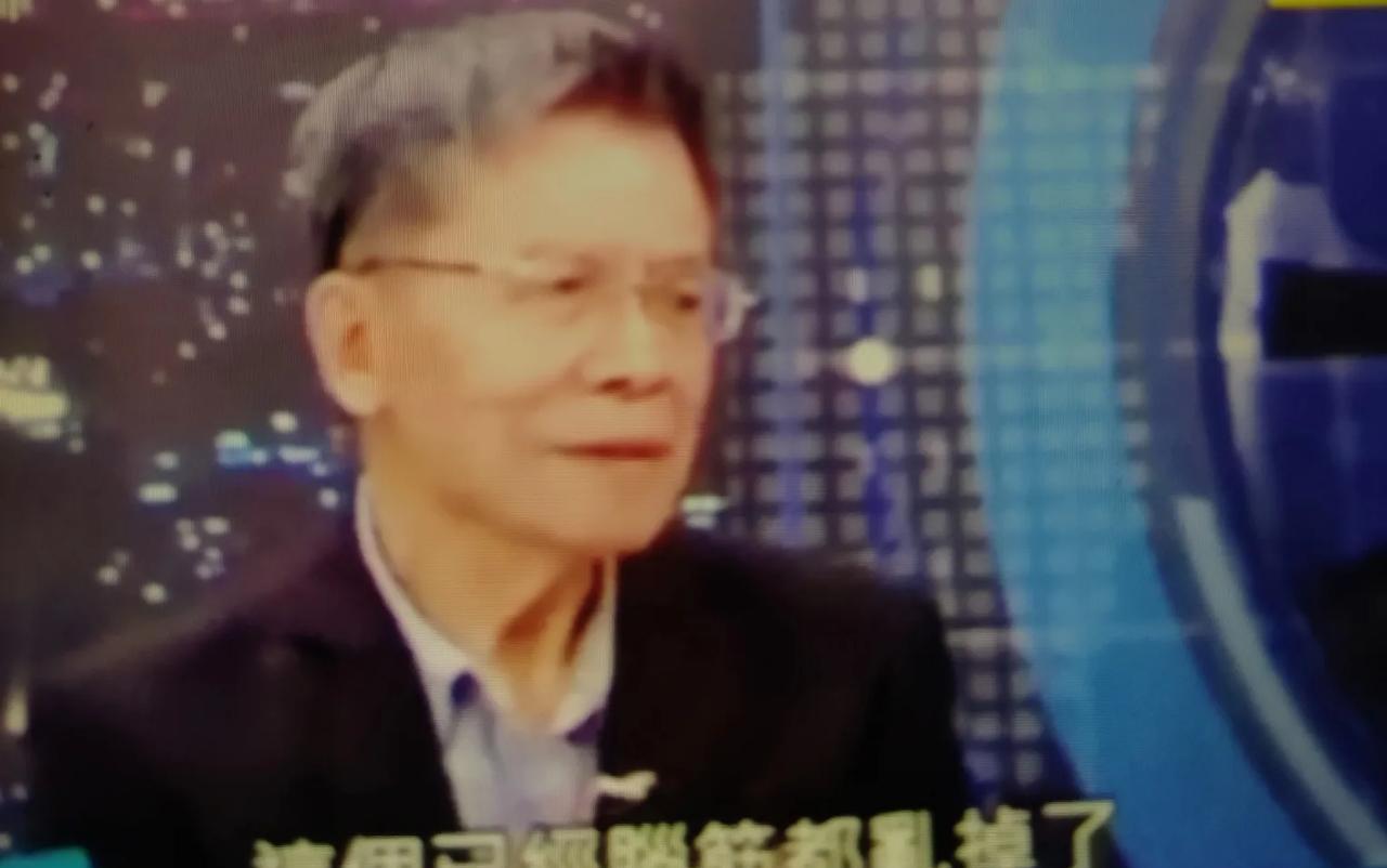 赵少康在其主持的“少康战争室”又和嘉宾沈富雄吵得面红耳赤。
    台湾离祖国太